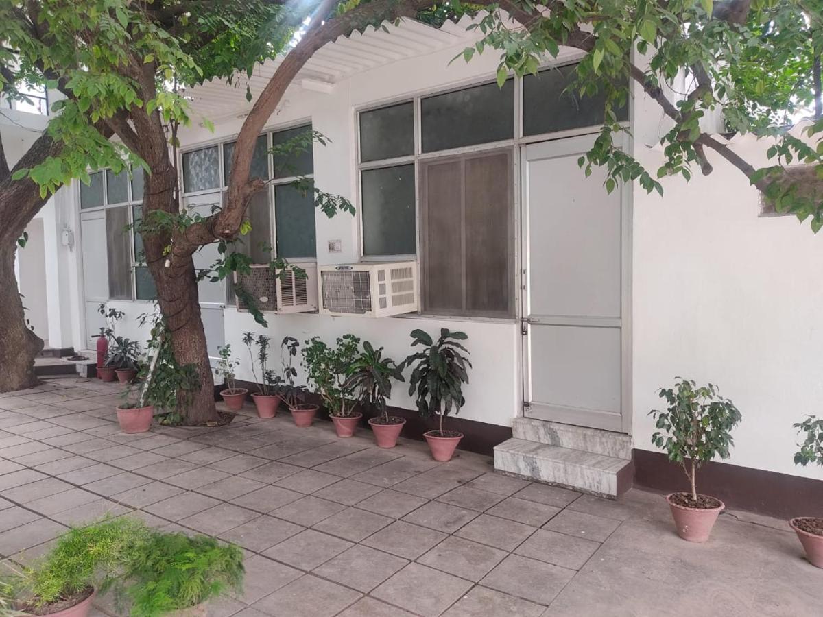 Vatika Homestay Варанаси Екстериор снимка