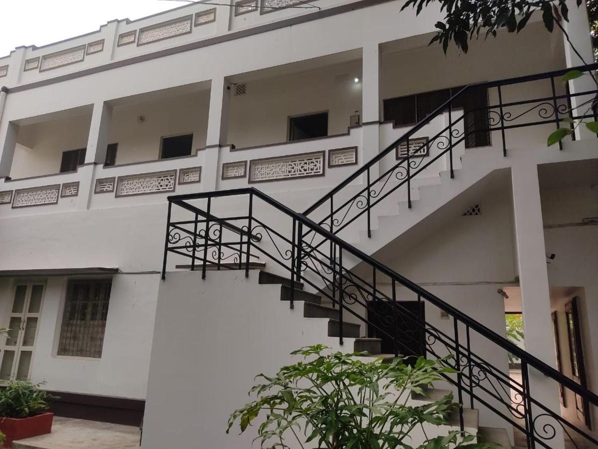 Vatika Homestay Варанаси Екстериор снимка