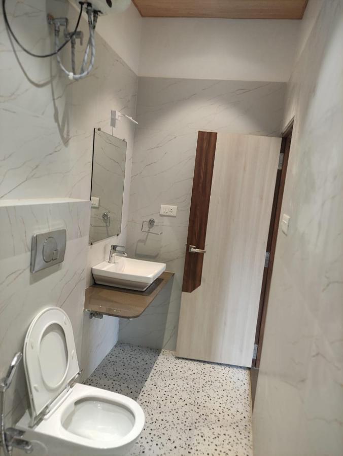 Vatika Homestay Варанаси Екстериор снимка